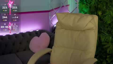Lindsy online show from July 11, 2026, 7:22 am