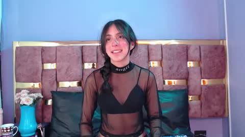 Snapshot of ling_ling24 chatting on February 19, 2025, 9:06 am ling ling24 online show from February 19, 2025, 9:06 am