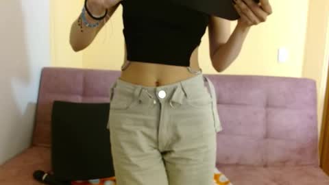 Snapshot of ling_ling24 chatting on March 8, 2025, 9:06 am ling ling24 online show from March 8, 2025, 9:06 am