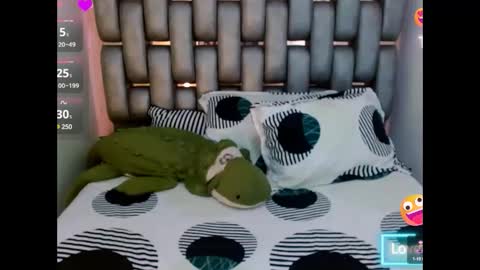 Snapshot of linger_3_9 chatting on December 28, 2024, 12:04 am V A L E N T I N A online show from December 28, 2024, 12:04 am