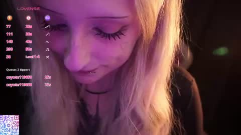 Lina online show from July 5, 2026, 9:55 pm
