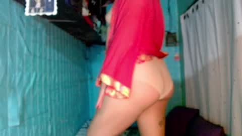 linkingqueens69 online show from July 25, 2026, 3:53 pm