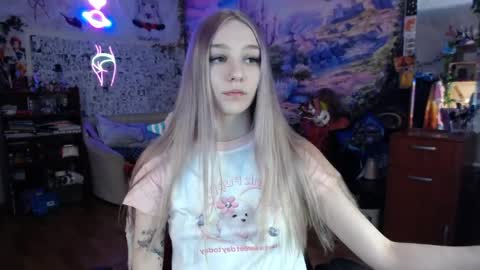 Snapshot of linlin_cuteeee chatting on December 14, 2024, 10:18 pm Lin online show from December 14, 2024, 10:18 pm