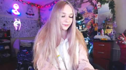 Snapshot of linlin_cuteeee chatting on January 7, 2025, 10:19 pm Lin online show from January 7, 2025, 10:19 pm