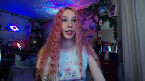 Snapshot of linlin_cuteeee chatting on December 1, 2025, 10:15 pm Lin online show from December 1, 2025, 10:15 pm