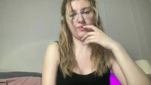 Snapshot of linoreya chatting on May 31, 2026, 6:20 pm linoreya online show from May 31, 2026, 6:20 pm