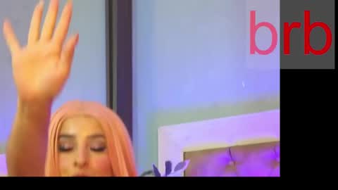 Snapshot of linoshka_1 chatting on March 7, 2025, 12:04 am Luciana online show from March 7, 2025, 12:04 am