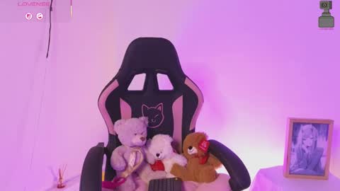 Snapshot of linoshka_1 chatting on September 27, 2025, 9:09 pm Luciana online show from September 27, 2025, 9:09 pm