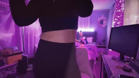 Snapshot of linuxgirlsudosu chatting on April 5, 2026, 2:36 pm linuxgirlsudosu online show from April 5, 2026, 2:36 pm