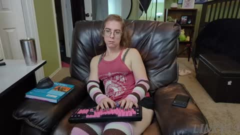 Linzy19 online show from January 9, 2025, 8:33 pm