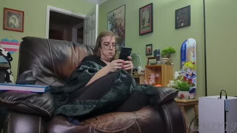 Linzy19 online show from January 18, 2025, 2:14 am