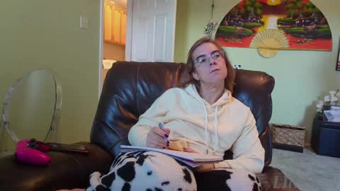 Linzy19 online show from September 9, 2025, 1:32 pm