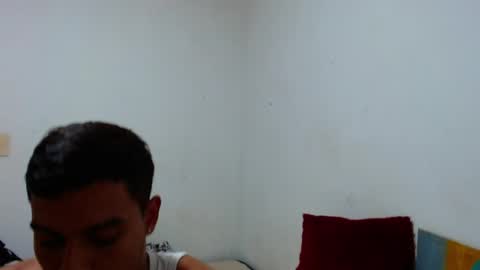 lion_grr online show from May 4, 2026, 2:07 am