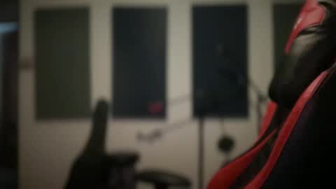 Snapshot of lion_hotty chatting on October 1, 2025, 10:49 pm lion_hotty online show from October 1, 2025, 10:49 pm