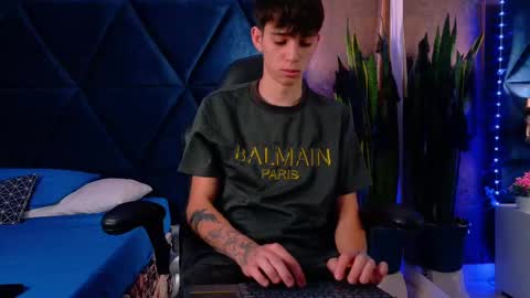 Snapshot of lionfoster chatting on October 23, 2025, 12:04 pm LION FOSTER online show from October 23, 2025, 12:04 pm