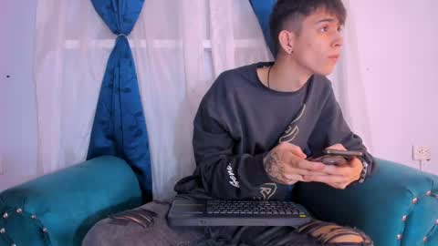 Snapshot of lionfoxter chatting on January 10, 2025, 3:27 pm L. foxter online show from January 10, 2025, 3:27 pm