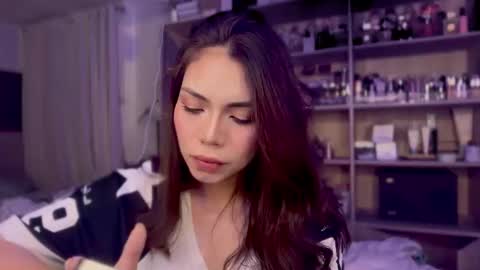 Liora of Ophir online show from December 1, 2025, 7:08 pm