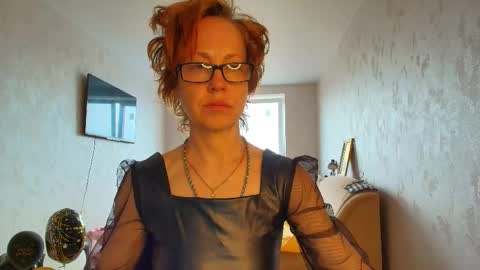 Snapshot of lioraweiss chatting on May 19, 2026, 7:26 am Liora Weiss online show from May 19, 2026, 7:26 am