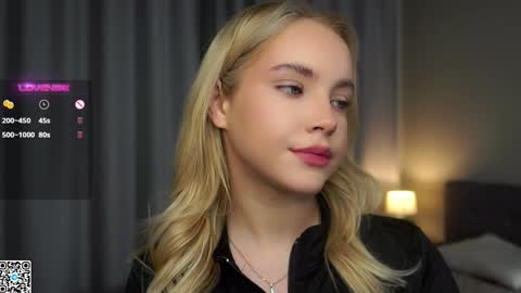 Snapshot of lipswithsmileonthem chatting on December 28, 2024, 1:08 am Amelia online show from December 28, 2024, 1:08 am