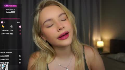 Snapshot of lipswithsmileonthem chatting on January 8, 2025, 1:11 am Amelia online show from January 8, 2025, 1:11 am