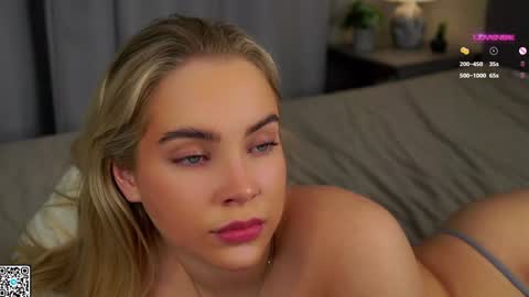 Snapshot of lipswithsmileonthem chatting on January 24, 2025, 1:13 am Amelia online show from January 24, 2025, 1:13 am