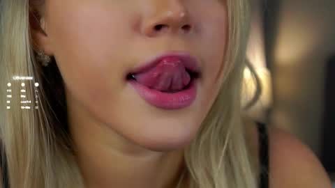 Snapshot of lipswithsmileonthem chatting on March 5, 2025, 1:10 am Amelia online show from March 5, 2025, 1:10 am