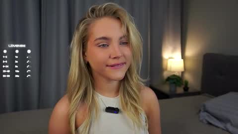 Snapshot of lipswithsmileonthem chatting on March 10, 2025, 12:18 am Amelia online show from March 10, 2025, 12:18 am