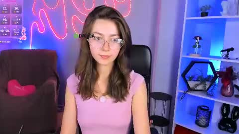 Snapshot of lira_loss chatting on August 5, 2026, 7:28 pm Lira online show from August 5, 2026, 7:28 pm
