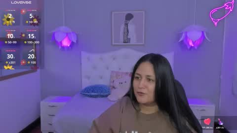 Lisa online show from November 24, 2025, 5:56 pm