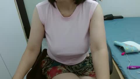 lisa_1011 online show from July 26, 2026, 3:14 am