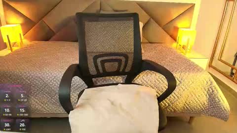 Lisa online show from December 13, 2025, 7:53 pm