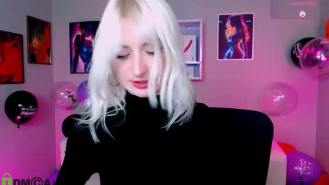 Snapshot of lisa_dark_ chatting on November 2, 2025, 8:44 pm Lisa online show from November 2, 2025, 8:44 pm