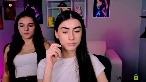 Snapshot of lisa_dark_ chatting on November 12, 2025, 11:21 am Lisa online show from November 12, 2025, 11:21 am