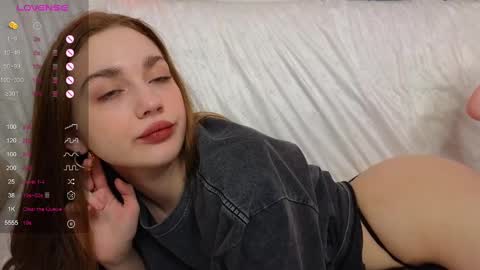 Snapshot of lisa_lit chatting on February 25, 2025, 8:58 am Lisa and Katerina online show from February 25, 2025, 8:58 am