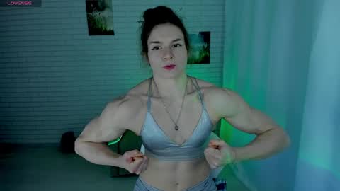 Snapshot of lisa_ree_ chatting on May 8, 2026, 2:50 am lisa online show from May 8, 2026, 2:50 am