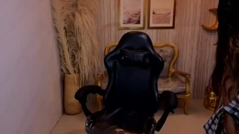 Liz online show from July 14, 2026, 8:58 pm