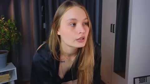 Elisabeth or Lisa online show from September 23, 2025, 8:12 pm