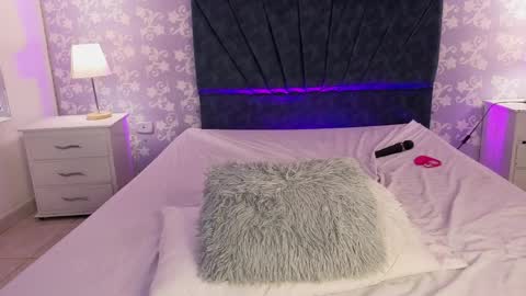 lisa_sweetas online show from April 9, 2026, 6:19 am