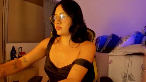 Snapshot of lisa_t08 chatting on November 16, 2025, 12:16 am Lisa Thompson online show from November 16, 2025, 12:16 am