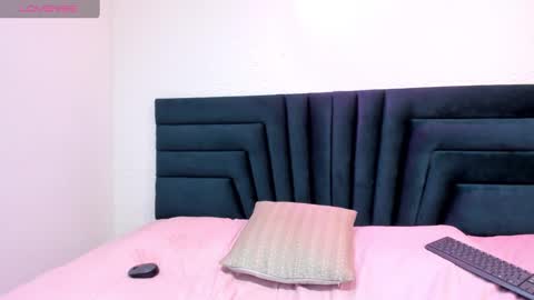 lisa white  online show from January 5, 2025, 12:31 am