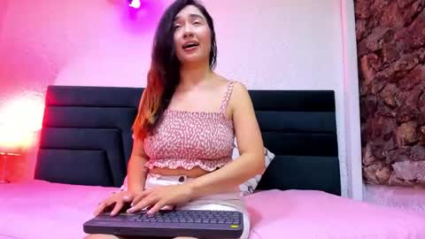 lisa white  online show from March 21, 2026, 5:23 am