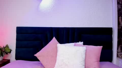 Snapshot of lisa_white_ chatting on May 20, 2026, 8:37 pm lisa white online show from May 20, 2026, 8:37 pm