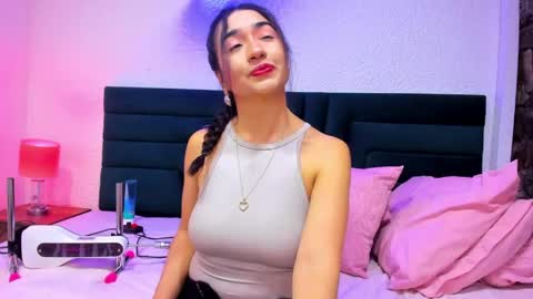 Snapshot of lisa_white_ chatting on May 25, 2026, 8:26 pm lisa white online show from May 25, 2026, 8:26 pm