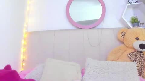 Snapshot of lisaa_a chatting on November 4, 2025, 12:21 am Lisa online show from November 4, 2025, 12:21 am