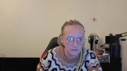 Snapshot of lisaathomass chatting on April 16, 2026, 3:40 am Lisa and Thomas online show from April 16, 2026, 3:40 am