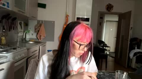 Snapshot of lisabethlaurence chatting on May 31, 2026, 7:48 am Aileen online show from May 31, 2026, 7:48 am