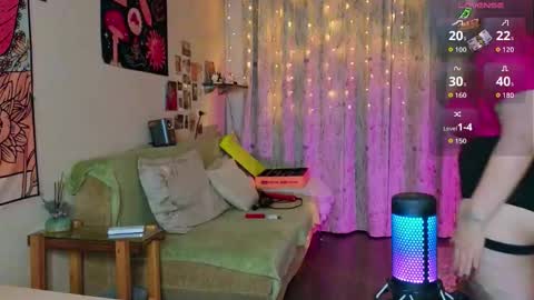 LisaCase online show from September 27, 2025, 12:21 pm