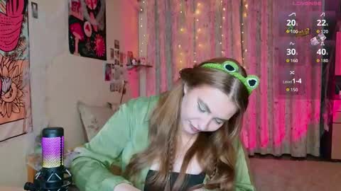 LisaCase online show from October 13, 2025, 4:07 pm