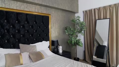 Snapshot of lisacroft chatting on February 6, 2025, 12:59 pm lisacroft online show from February 6, 2025, 12:59 pm