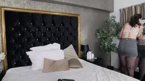 Snapshot of lisacroft chatting on February 8, 2025, 6:54 am lisacroft online show from February 8, 2025, 6:54 am